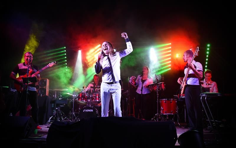 PHOTO_GROUPE__HDB_-_concert_balavoine_1.jpg
