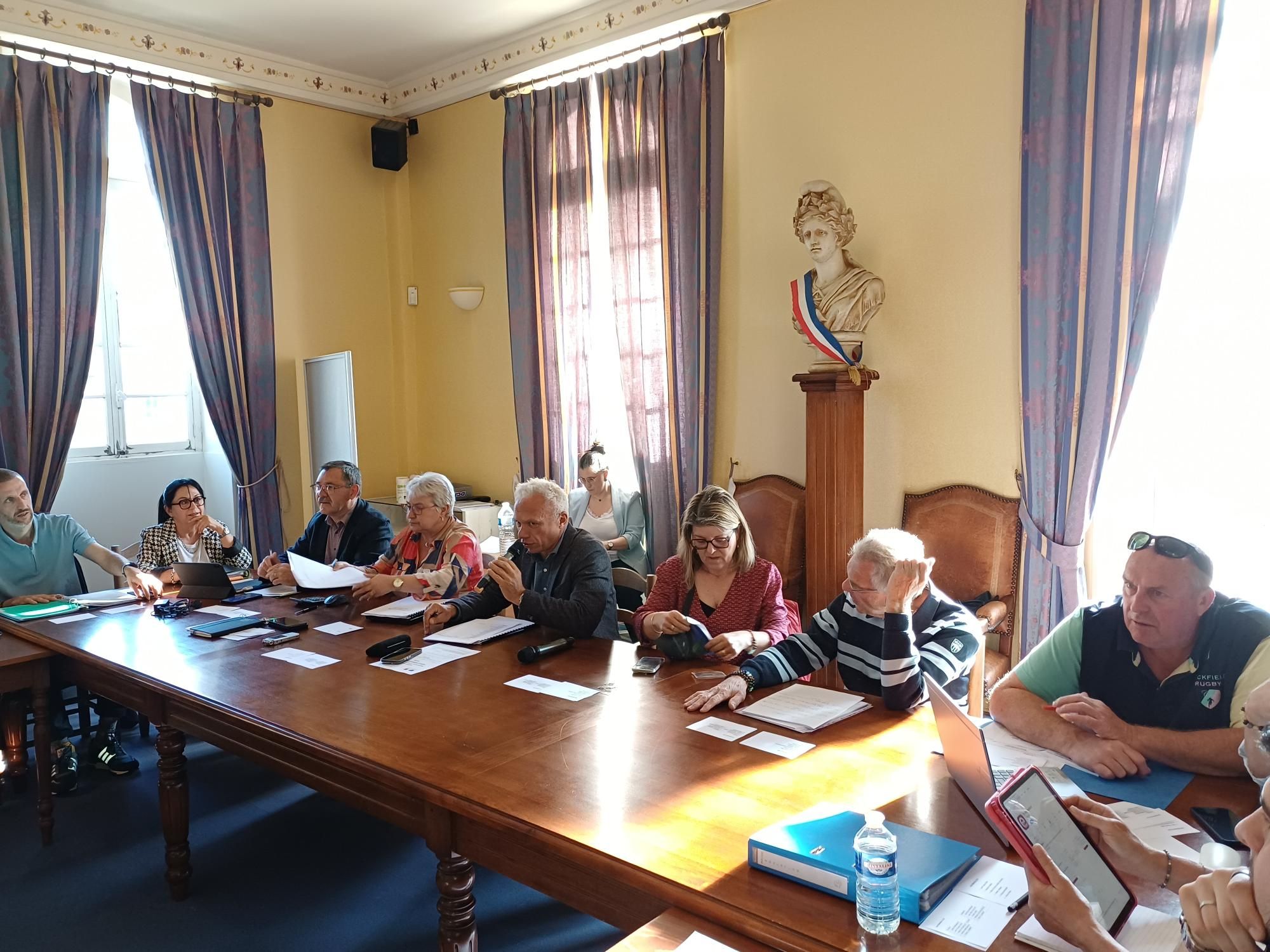 Conseil municipal.jpg
